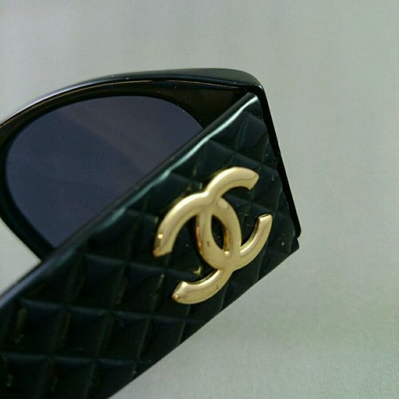 Chanel CC Logo Black Sunglasses 01450 94305 - Picture 8 of 10